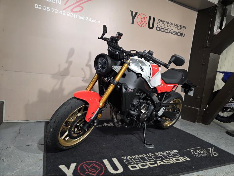 YAMAHA XSR 900