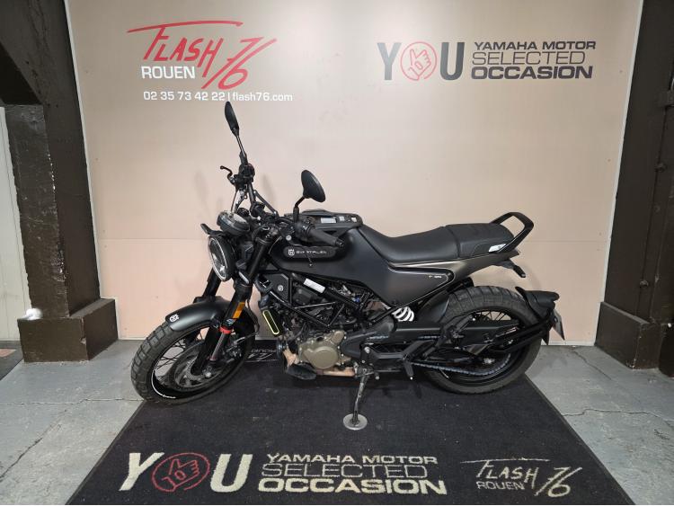 HUSQVARNA SVARTPILEN 125 ABS