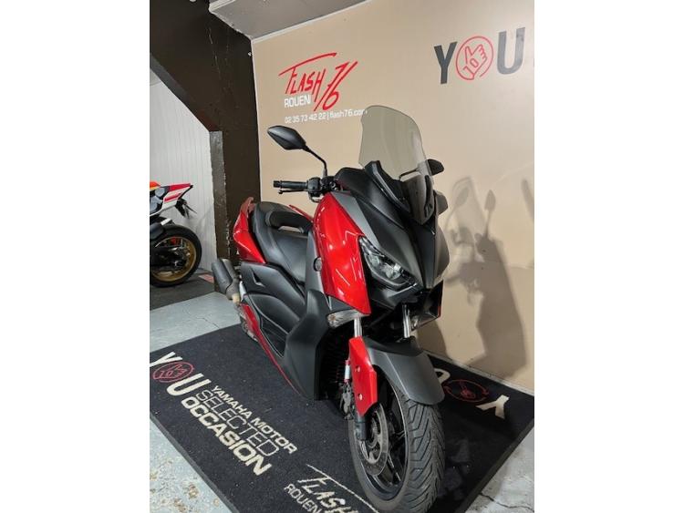 YAMAHA XMAX 125
