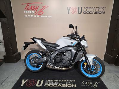YAMAHA MT-09
