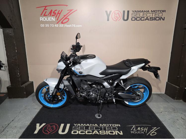 YAMAHA MT09